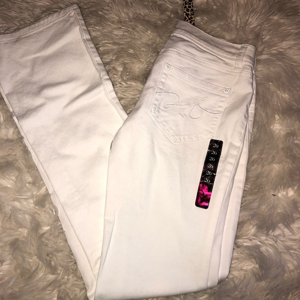 NWT-2b*Bebe Outlet White Jeans Slim Boot Sz 26